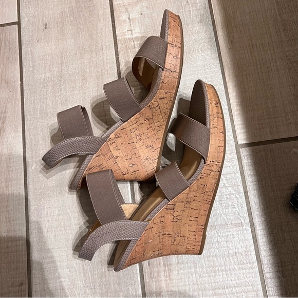 CL by‎ Laundry Taupe Strappy Heels - Picture 2 of 8